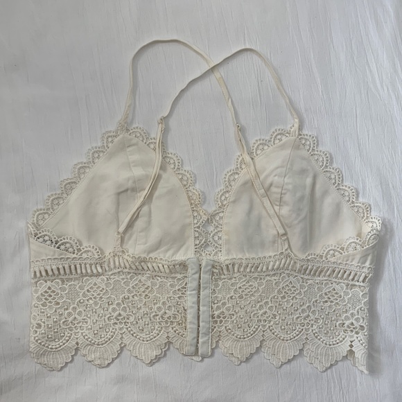 Tobi Crop Top - Picture 2 of 4